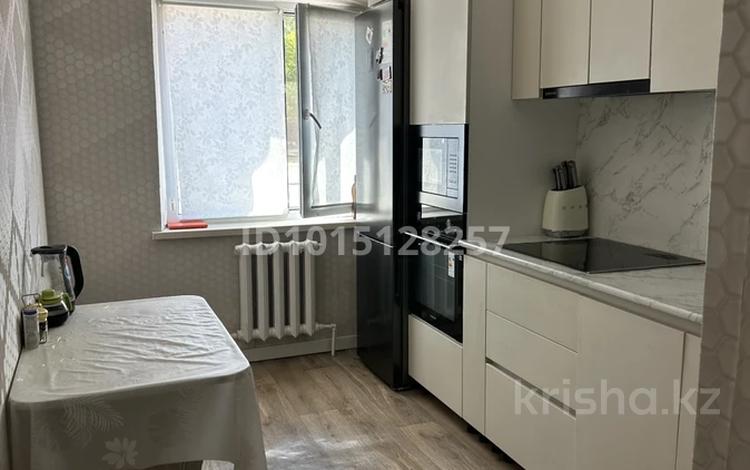 4-бөлмелі пәтер · 84 м² · 1/5 қабат, Энергетиков 54 — Ауэзова - Энергетиков, бағасы: 25 млн ₸ в Экибастузе — фото 2