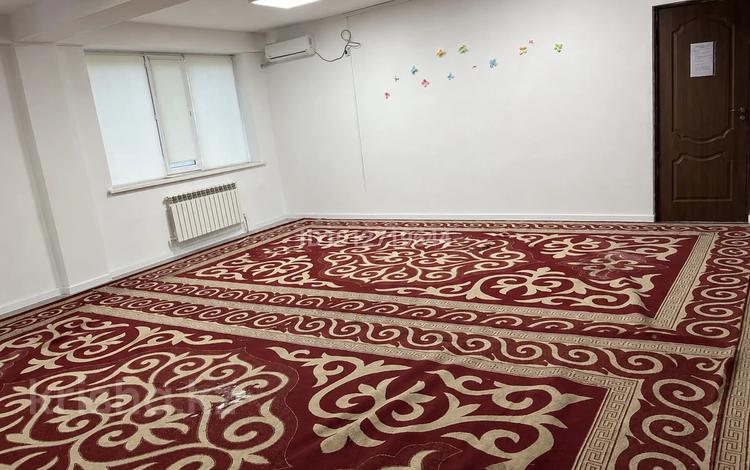 Офисы, магазины и бутики, салоны красоты, фитнес и спорт, образование, конференц-залы, кабинеты и рабочие места · 60 м² за 252 000 ₸ в Атырау, пгт Балыкши — фото 2