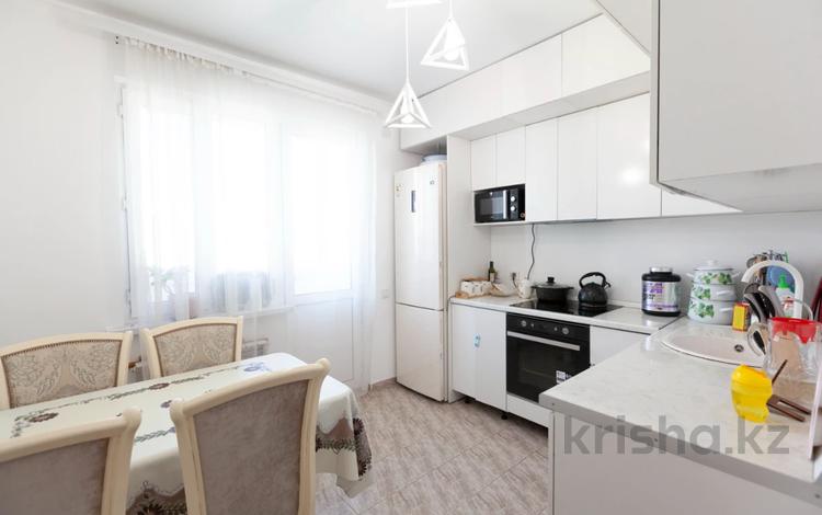 3-бөлмелі пәтер · 70 м² · 2/5 қабат, Богенбай батыра 104\2, бағасы: 72.8 млн ₸ в Алматы, Медеуский р-н — фото 3