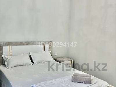 1-комнатная квартира, 46 м², 2/2 этаж по часам, Батырбекова — Саттарханова за 3 000 〒 в Туркестане