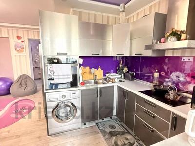 2-комнатная квартира · 60 м² · 5/5 этаж, Макатаева за 53 млн 〒 в Алматы, Медеуский р-н