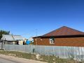 Отдельный дом · 4 комнаты · 108.25 м² · 12 сот., Сарыарка 6А — Дом расположен в удобном и развитом районе. В шаговой доступности находятся школа, детский сад, колледж, мечеть и акимат. Рядом есть магазины, остановки общественного транспорта, аптеки и другие необходимые объекты инфраструктуры. До центра города можно добраться всего за несколько минут. Отличное расположение делает дом удобным как для семьи с детьми, так и для тех, кто ценит комфорт и доступность всех важных учреждений. за 25 млн ₸ в  — фото 2