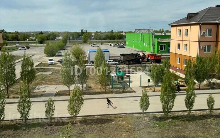 3-комнатная квартира · 79 м² · 3/3 этаж, Нур Актобе, Нур Актобе 1 мкр — Нур Сити 1 мкр.3кв.сатылады. за 25.5 млн ₸ — фото 2