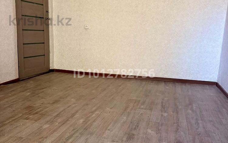 2-бөлмелі пәтер · 45 м² · 1/5 қабат, Гарышкерлер 40, бағасы: 9 млн ₸ в Жезказгане — фото 2