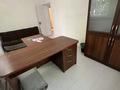 Офисы, кабинеты и рабочие места · 90 м² за 400 000 ₸ в Шымкенте, Туран р-н — фото 6