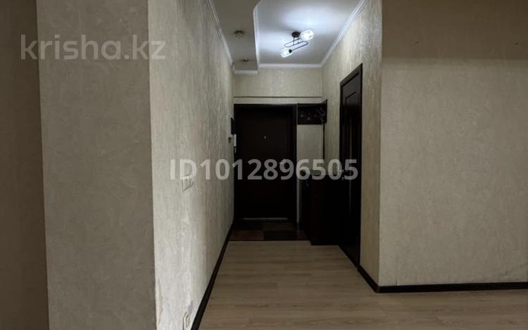 3-бөлмелі пәтер · 70 м² · 4/6 қабат, Жангельдина 11 — Макатаева, бағасы: 57.5 млн ₸ в Алматы, Медеуский р-н — фото 2