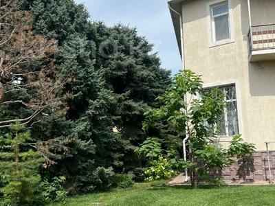 Жеке үй · 4 бөлме · 300 м² · 8 жүзд., Көктөбе ш/а., бағасы: 380 млн ₸ в Алматы, Медеуский р-н