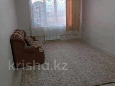2-комнатная квартира · 70 м² · 1/9 этаж, Самал — 10й микр за 130 000 ₸ в Уральске