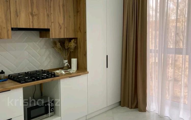 1-бөлмелі пәтер · 50 м² · 4/5 қабат, Просп. Нурсултана Назарбаева 242/1, бағасы: 180 000 ₸ в Уральске — фото 2