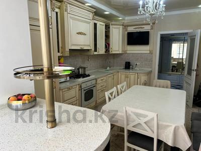 4-комнатная квартира · 124.9 м² · 2/5 этаж, мкр. Алтын орда, ораза татеулы за 44 млн ₸ в Актобе