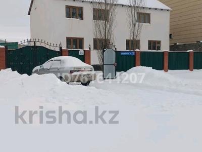 Жеке үй · 4 бөлме · 220 м² · 12 сот., мкр 12, Бокенбай батыра 35, бағасы: 120 млн ₸ в Актобе