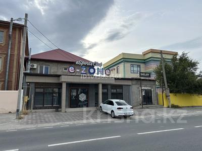 Офисы, магазины и бутики, общепит, салоны красоты, медцентры и аптеки, образование, развлечения, кабинеты и рабочие места · 120 м² за 800 000 ₸ в Атырау