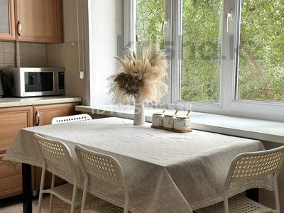 3-комнатная квартира · 70 м² · 6/9 этаж, Аль Фараби 65 за 25 000 ₸ в Алматы, Бостандыкский р-н