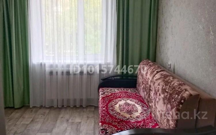 3-комнатная квартира · 70 м² · 2/5 этаж, мкр 4 7 за 200 000 ₸ в Уральске — фото 2