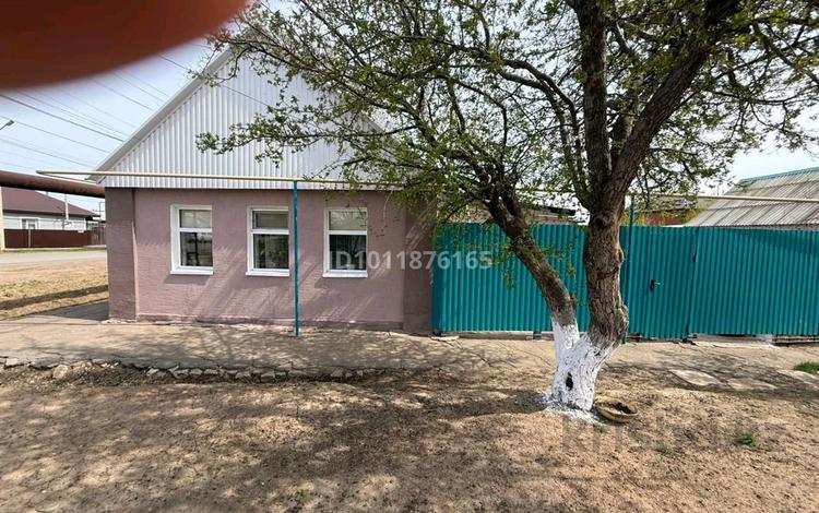 Отдельный дом · 3 комнаты · 51.2 м² · 3.5 сот., А. Чурилина 42 — Клапана Мусина за 20 млн ₸ в Уральске — фото 2