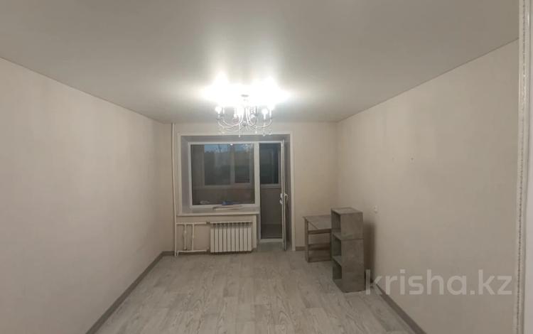 3-комнатная квартира · 46.2 м² · 1/2 этаж, ул. Серова 51 за 11 млн ₸ в Караганде, Алихана Бокейханова р-н — фото 2