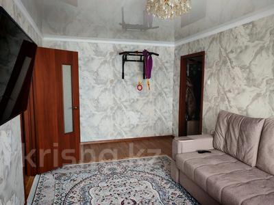4-бөлмелі пәтер · 62 м² · 5/5 қабат, Строителей 18, бағасы: 12.5 млн ₸ в Аксу