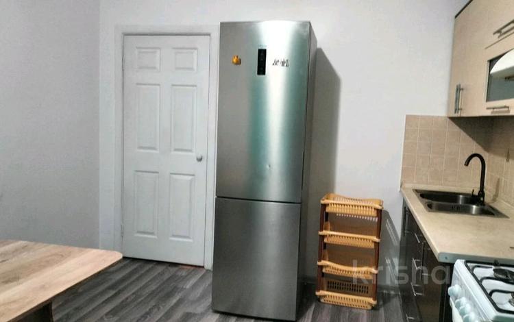 3-комнатная квартира · 90 м² · 8/10 этаж, мкр Акбулак, Чуланова 145 — Чуланова за 240 000 ₸ в Алматы, Алатауский р-н — фото 2