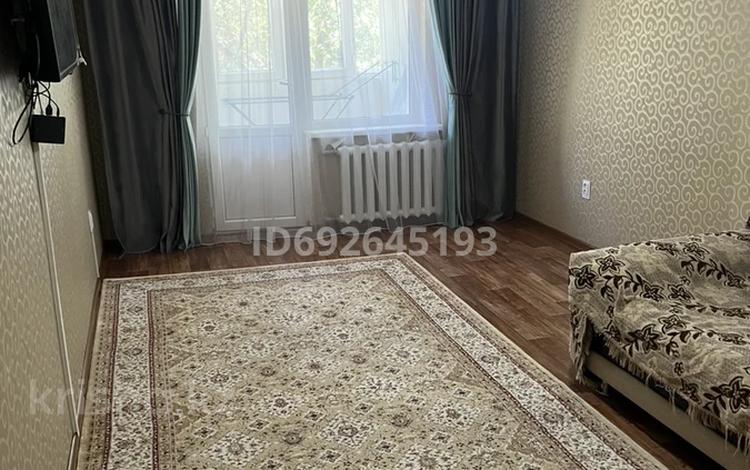 2-бөлмелі пәтер, 47 м², 3/5 қабат ай сайын, 5 микрорайон 27, бағасы: 220 000 〒 в Конаеве (Капчагай) — фото 2