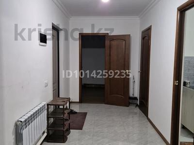 Отдельный дом · 2 комнаты · 70 м² · 6 сот., мкр Атырау, Курмангалиева 32 — Старый базар за 150 000 ₸