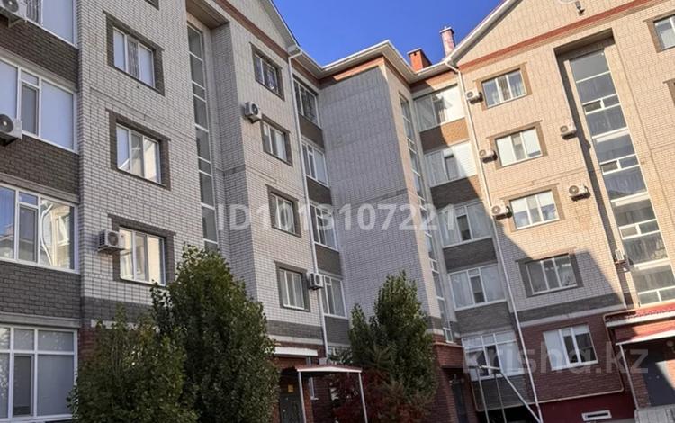 2-бөлмелі пәтер · 56 м² · 4/5 қабат, мкр. Алтын орда, Х.Досмухамедулы 18/1 к1, бағасы: 28 млн ₸ в Актобе — фото 2