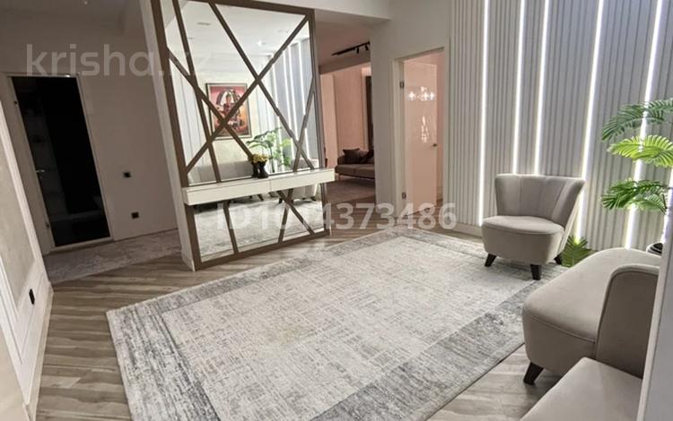 4-комнатная квартира · 217 м² · 8/10 этаж, 17-й мкр 18/2 за 112 млн ₸ в Актау — фото 2