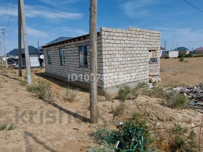 Отдельный дом · 1 комната · 100 м² · 10 сот., мкр Кайнар, 1 коше 1уй — Дамбы құрманғазыда за 5 млн 〒 в Атырау