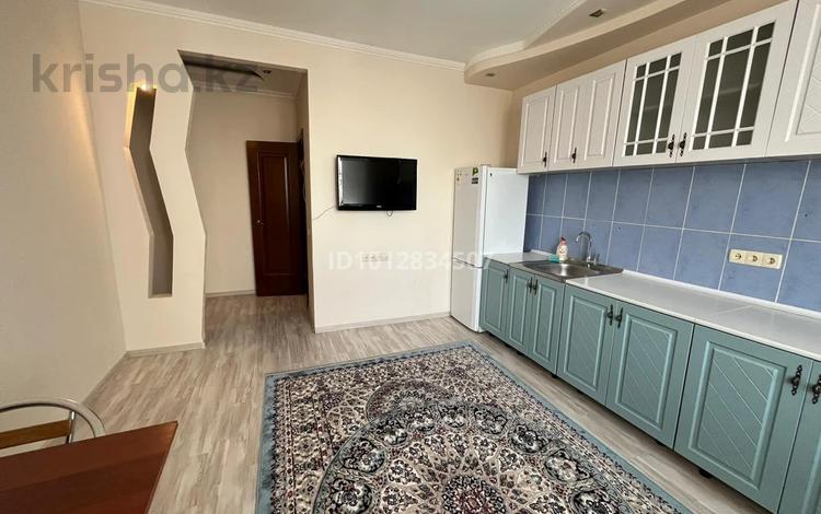 1-бөлмелі пәтер · 40 м² · 2/5 қабат, мкр Нурсая 20, бағасы: 17 млн ₸ в Атырау — фото 2