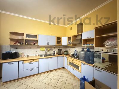 Продажа квартир в Астане: 4-комнатная квартира · 224 м² · 2/4 этаж, Сарыкенгир 1/1 за 105 млн 〒 4-комнатная квартира · 224 м² · 2/4 этаж, Сарыкенгир 1/1 за 105 млн 〒 в Астане, Алматы р-н