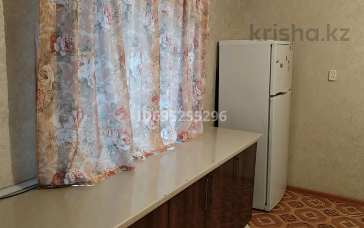 Отдельный дом · 3 комнаты · 85 м² · 10 сот., мкр Азаулы, Крупская 12 — Гагарино за 120 000 ₸ в Уральске — фото 6