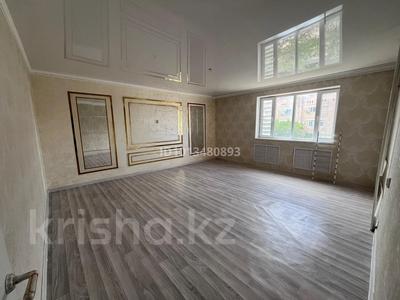 3-комнатная квартира · 75 м² · 3/5 этаж, 5 мкр 57 за 23 млн ₸ в Жанаозен