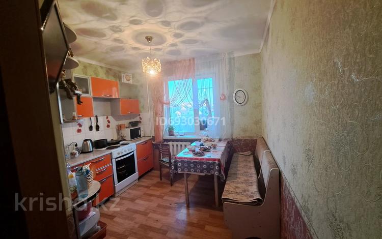 3-бөлмелі пәтер, 70 м², 3/5 қабат ай сайын, Муткенова — На втором Павлодаре, бағасы: 250 000 〒 — фото 2