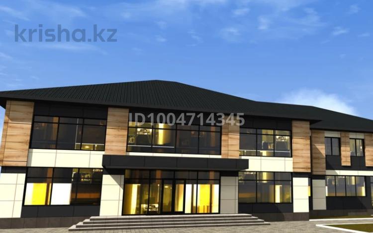 Свободное назначение, офисы, магазины и бутики, склады, азс, автосервисы и автомойки, общепит, салоны красоты, сельское хозяйство, бани, гостиницы и зоны отдыха, фитнес и спорт, медцентры и аптеки, образование, развлечения, конференц-залы, кабинеты и рабочие места, студии · 2980 м² за ~ 8.9 млн 〒 в Атырау, мкр Центральный — фото 2