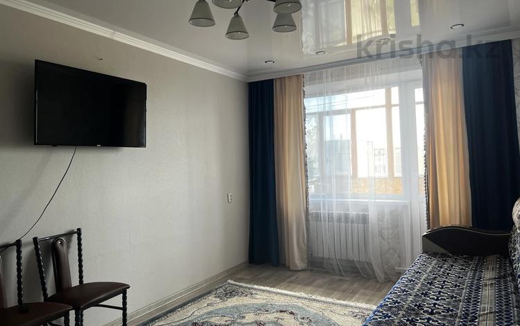 3-комнатная квартира, 63 м², 5/5 этаж, Казахстанская 128 за 10.9 млн 〒 в Шахтинске — фото 2