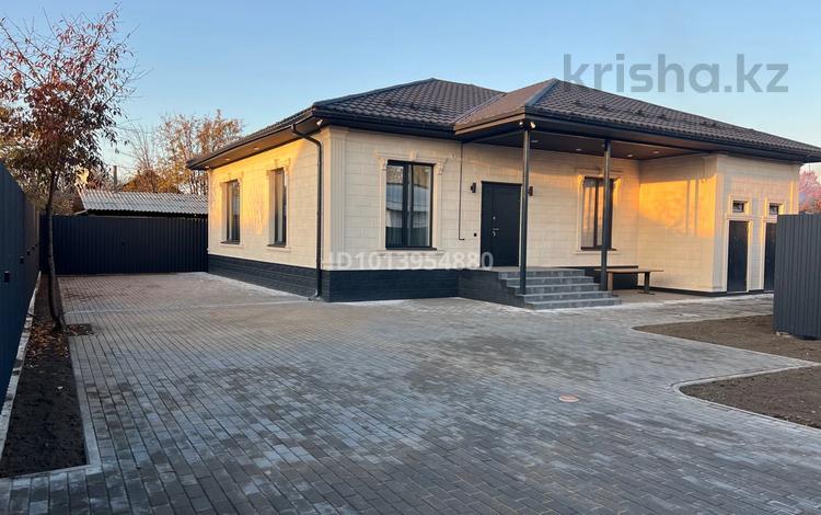 Отдельный дом · 4 комнаты · 140 м² · 5 сот., Аль-фараби 17 за 79.5 млн ₸ в  — фото 2