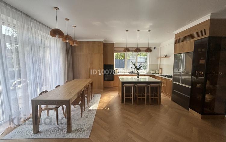 Часть дома · 4 комнаты · 260 м² · 8 сот., мкр Нурлытау (Энергетик), Тауасарулы 92 за 500 млн ₸ в Алматы, Бостандыкский р-н — фото 2