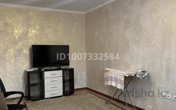 1-бөлмелі пәтер · 45 м² · 5/16 қабат, мкр Аккент 46, бағасы: 2 000 〒 в Алматы, Алатауский р-н — фото 2