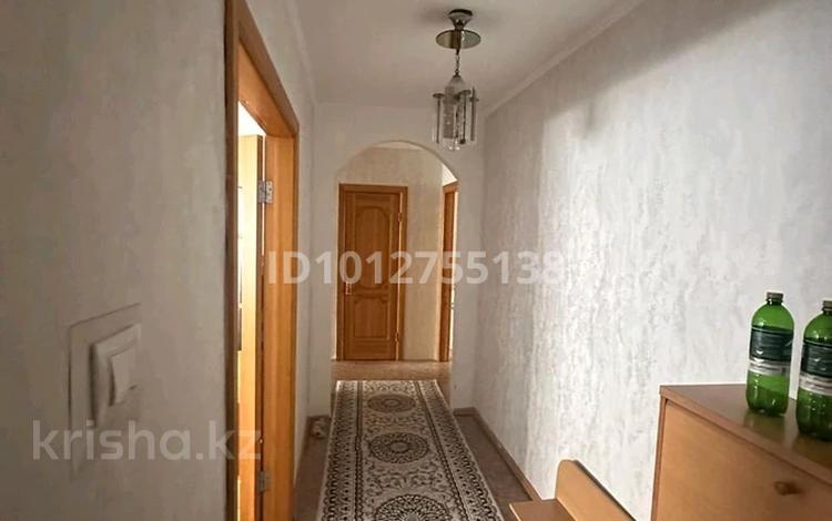 3-бөлмелі пәтер · 67 м² · 3/9 қабат, Камзина 74, бағасы: 35.5 млн ₸ в Павлодаре — фото 2