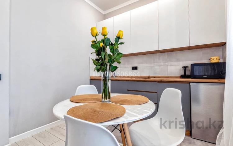 1-комнатная квартира · 43 м² · 18/20 этаж, Кабанбай батыр 49а за 17 000 ₸ в Астане, Есильский р-н — фото 2