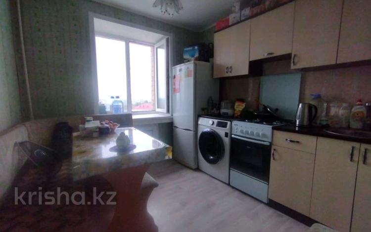 1-комнатная квартира · 35 м² · 6/6 этаж, Жукова 1 — 20 мкр за 12.9 млн ₸ в Петропавловске — фото 2