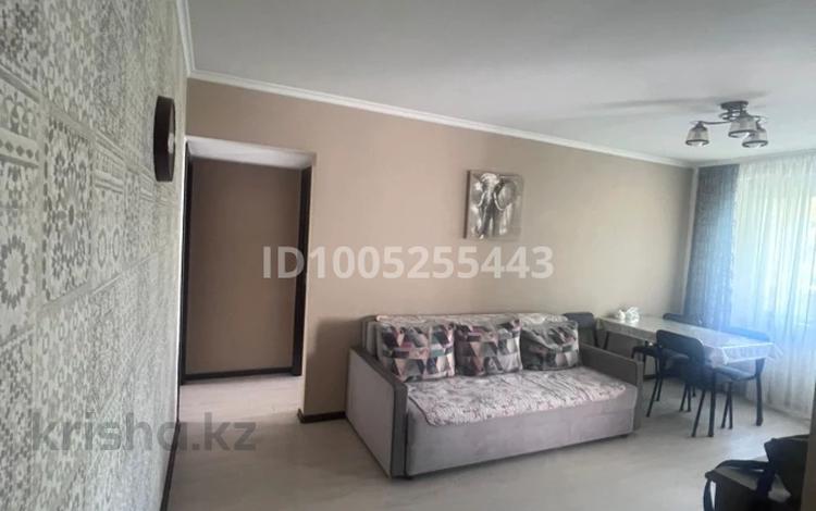 3-комнатная квартира · 58 м² · 3/4 этаж, мкр №10 13 за 300 000 ₸ в Алматы, Ауэзовский р-н — фото 2