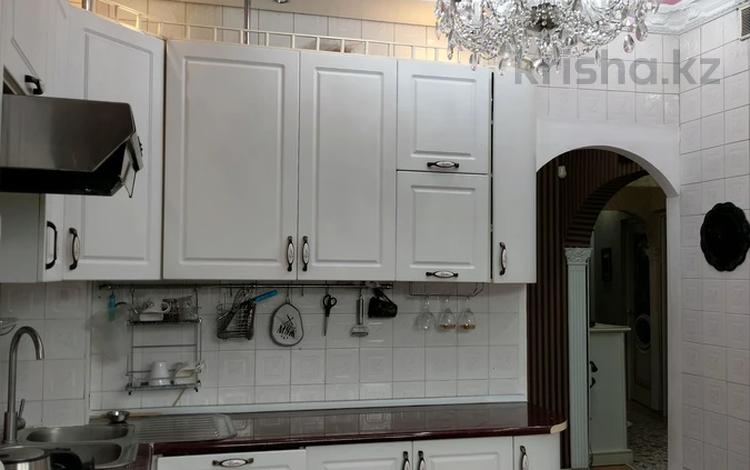 3-бөлмелі пәтер · 70 м² · 2/9 қабат, мкр Аксай-4 4, бағасы: 45 млн ₸ в Алматы, Ауэзовский р-н — фото 2