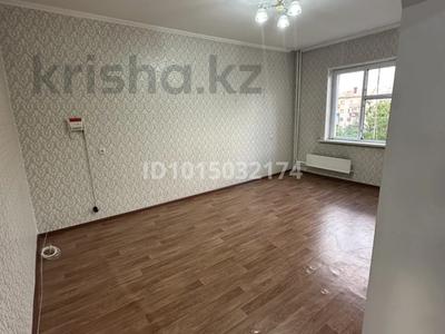 3-комнатная квартира · 65.5 м² · 4/5 этаж, мкр Улы Дала, Сатпаева 19 — На против таргу за 130 000 ₸ в Таразе