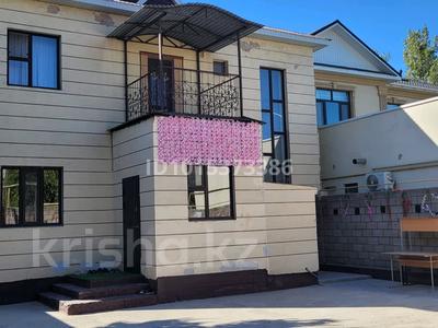 Жеке үй · 9 бөлме · 270 м² · 4 жүзд., Төле би 26А — Напротив ресторана Аруна, бағасы: 55 млн ₸ в 