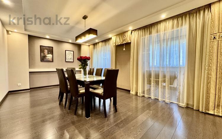 5-бөлмелі пәтер · 239.6 м² · 5/6 қабат, мкр Михайловка , Аманжолова 3, бағасы: 99.9 млн ₸ в Караганде, Казыбек би р-н — фото 2