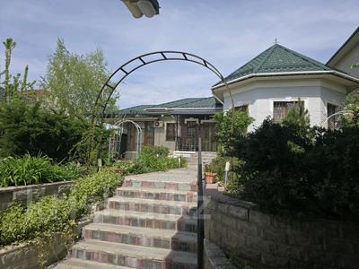 Жеке үй · 6 бөлме · 216 м² · 8 жүзд., мкр Северо-Запад, Ул.Найзалы 141, бағасы: 95 млн ₸ в Шымкенте, Абайский р-н