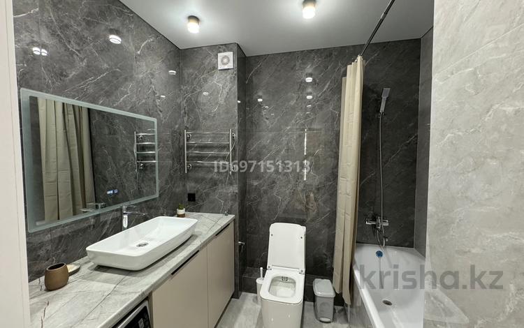 1-бөлмелі пәтер · 40 м² · 4/9 қабат, Райымбека 210, бағасы: 300 000 〒 в Алматы, Алмалинский р-н — фото 2