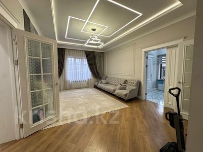 Жеке үй · 6 бөлме · 250 м² · 4 сот., мкр Акбулак 23, бағасы: 220 млн ₸ в Алматы, Алатауский р-н