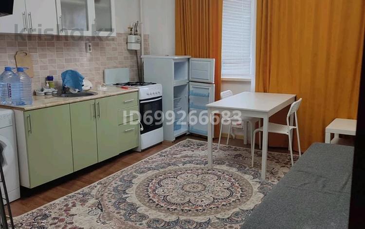 1-комнатная квартира · 38.4 м² · 5/6 этаж, мкр Нурсая 56 — Находится возле школы-лицея №38 за 150 000 ₸ в Атырау — фото 2