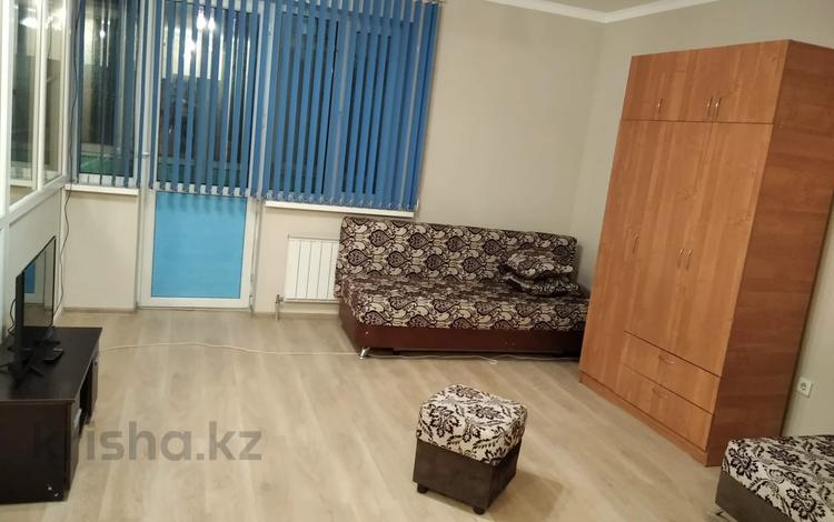 1-бөлмелі пәтер · 45 м² · 3/5 қабат, мкр Думан-2, бағасы: 180 000 ₸ в Алматы, Медеуский р-н — фото 2